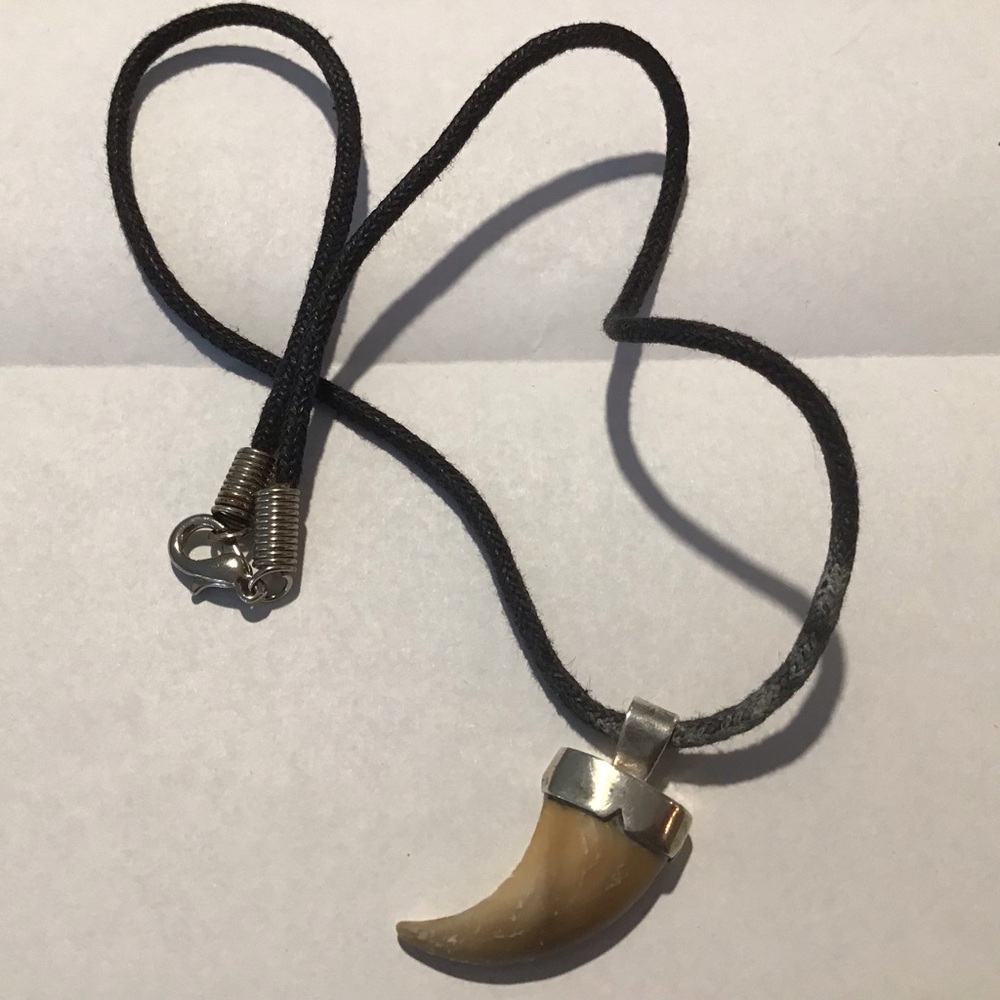 Vintage Sterling Silver Cap Bear Claw Pendant